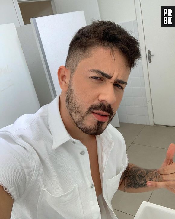 Carlinhos Maia leva zoação de Whindersson Nunes numa boa