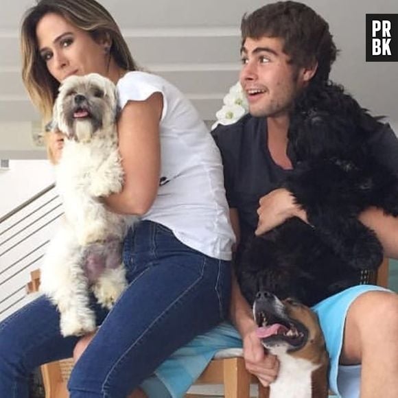 Animais de Tatá Werneck e Rafael Vitti "interagem" com a gravidez