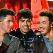 Os Jonas Brothers já divulgaram a tracklist oficial do álbum "Happiness Begins"