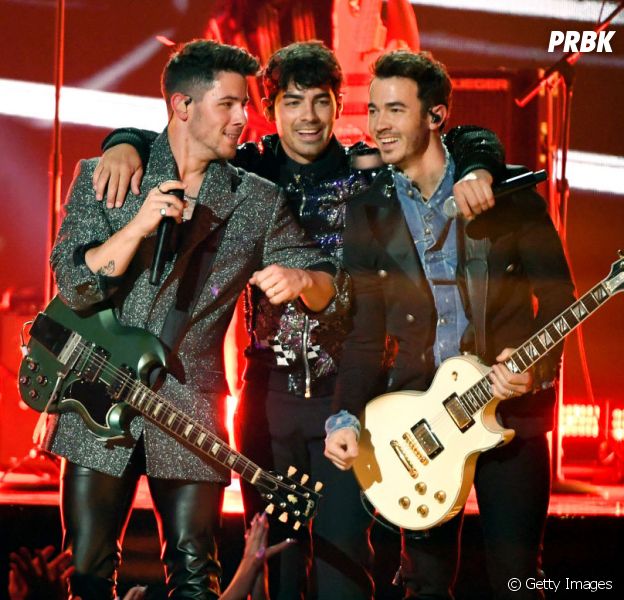 Jonas Brothers divulgam tracklist oficial do novo álbum
