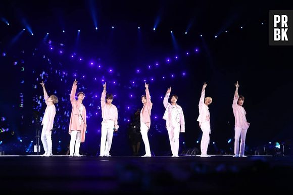 BTS no Brasil: o grupo de k-pop veio preparadíssimo para a turnê e decorou várias frases em português, inclusive "juntos e shallow now"