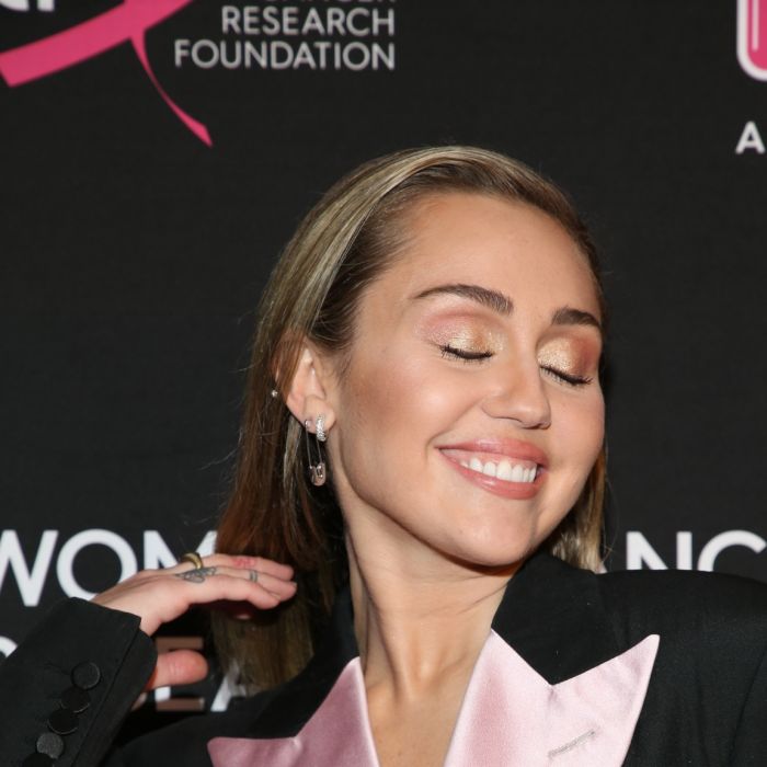 Miley Cyrus fala que não pode existir mais essa guerra feminina no meio artístico