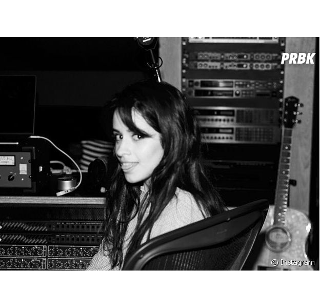 Camila Cabello mostra arquivo com faixas do segundo álbum e deixa fãs ansiosos