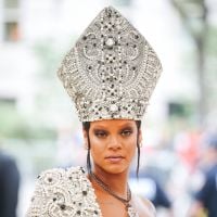 Existe a possibilidade da Rihanna ser Deus e vamos te provar isso