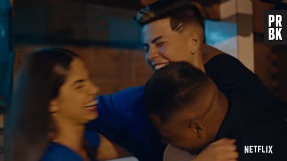 "Sintonia" retrata a vida de três jovens que cresceram juntos em uma favela de São Paulo