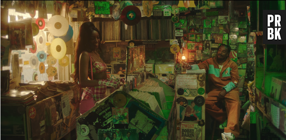 IZA conta todos os perrengues de um relacionamento em "Meu Talismã"