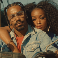 A IZA tá toda apaixonada no clipe de "Meu Talismã"! Assista