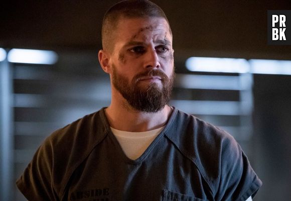 Os fãs e equipe de "Arrow" já podem se preparar para as lágrimas na despedida da série!