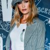 Bella Hadid apagou foto que Selena Gomez comentou, mas foi só um mal entendido