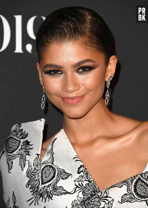 Zendaya diz que se inspirou no estilo de sua avó nos anos 70