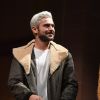 Zac Efron tranquiiza os fãs após contrair doença