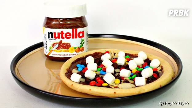 Pizza de Nutella com marshmallows