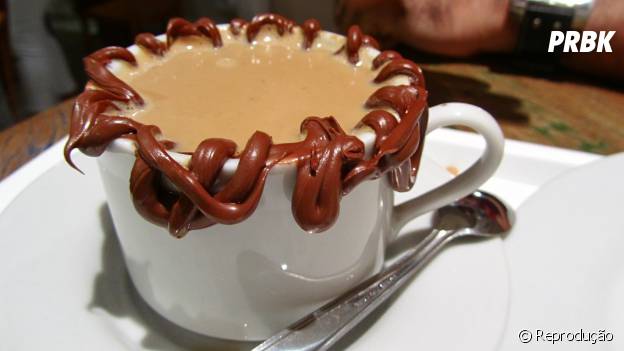 Café com borda de Nutella