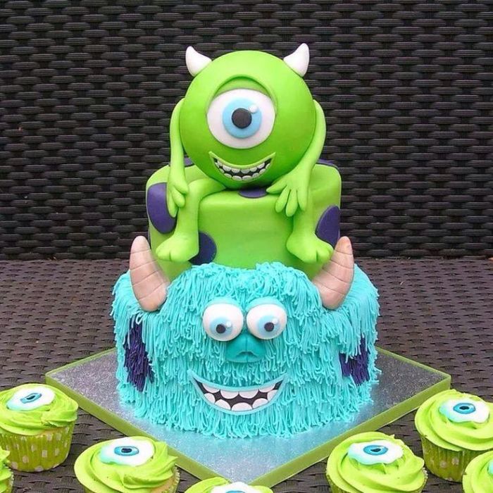Awn, os monstrinhos de &quot;Monstros S.A.&quot; ganharam bolo com direito a cupcake e tudo!
