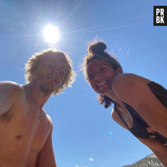 Ross Lynch e Jaz Sinclair se conheceram nos bastidores de "O Mundo Sombrio de Sabrina"