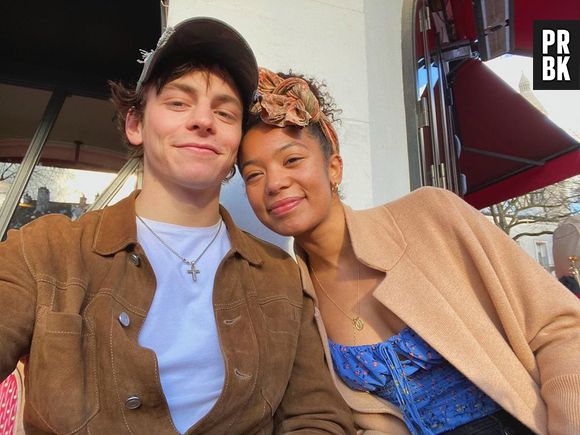 Ross Lynch relata ataques racistas que ele e Jaz Sinclair vêm sofrendo desde que assumiram o relacionamento
