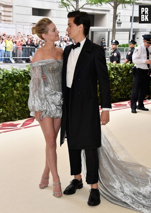 Lili Reinhart e Cole Sprouse não estão mais juntos