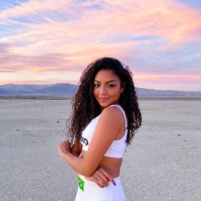 Now United 10 Curiosidades Sobre A Any Gabrielly Purebreak
