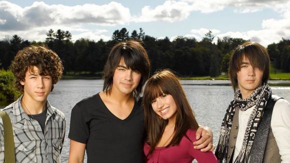 O elenco de "Camp Rock" ama zoar o filme e nós podemos provar