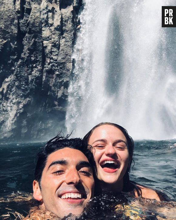 Estrelas de "A Barraca do Beijo 2", Joey King e Taylor Perez viajaram juntos! Veja fotos