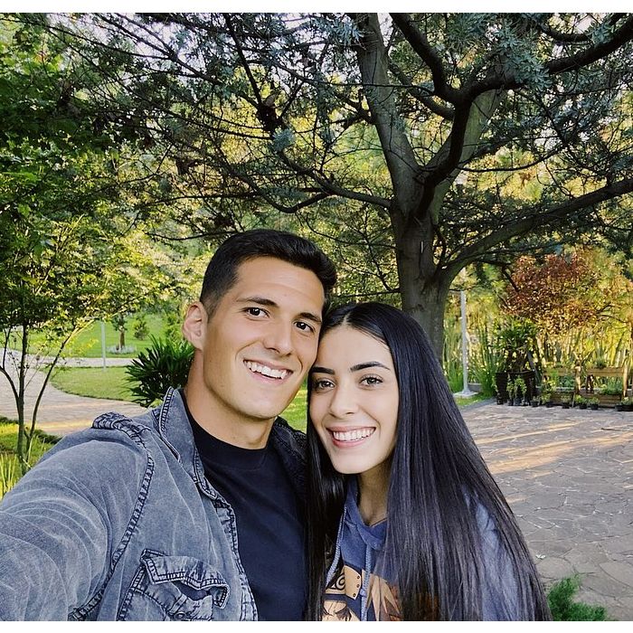 Sabina Hidalgo, do Now United, comemora três anos de namoro com jogador de futebol