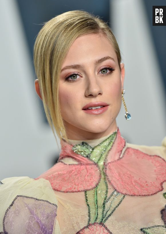 Lili Reinhart desabafa sobre retorno das filmagens de "Riverdale": "Me sinto uma prisioneira"