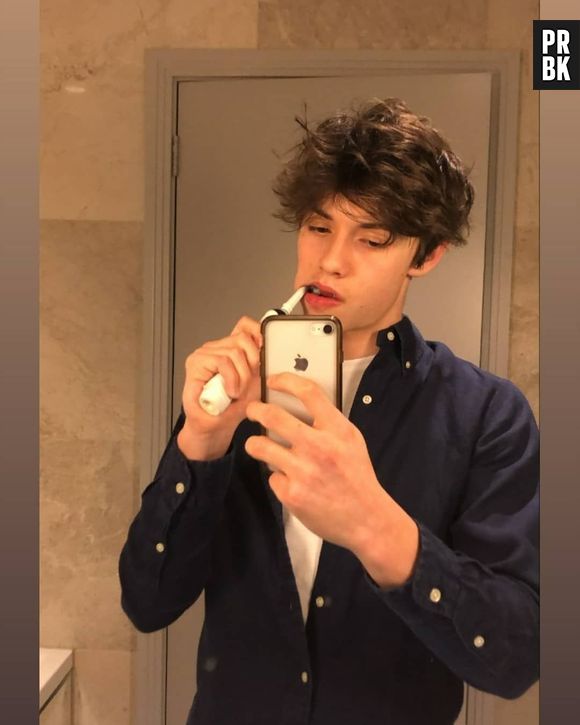 Louis Partridge conquistou os corações dos fãs após estrelar "Enola Holmes" ao lado de Millie Bobby Brown