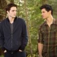  "Crepúsculo": Edward (Robert Pattinson) e Jacob (Taylor Lautner) viviam brigando pelo coração de Bella (Kristen Stewart) 