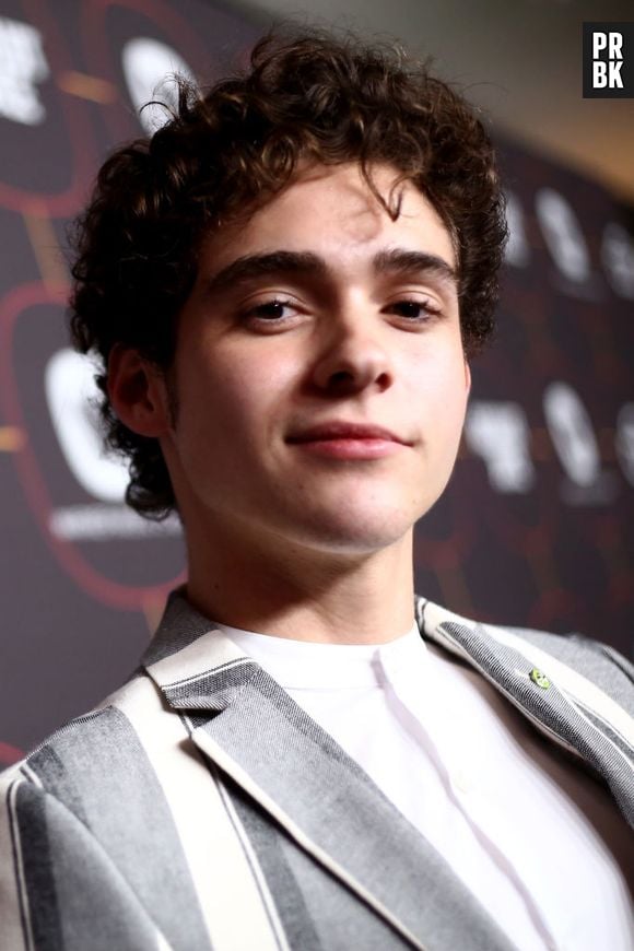 A treta entre Olivia Rodrigo começou após Joshua Bassett ser flagrado ao lado de Sabrina Carpenter, dando a entender que a loira foi o motivo da separação do casal