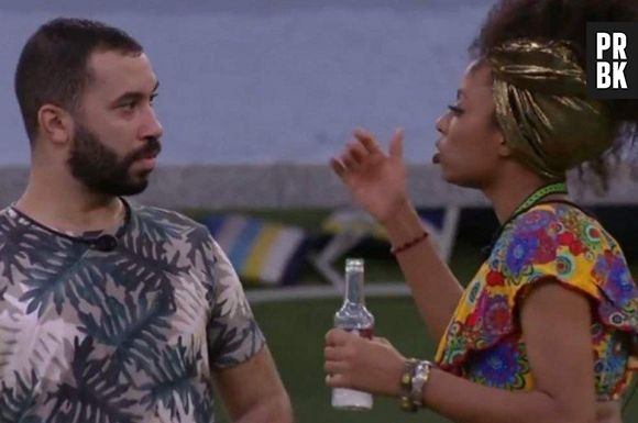 "BBB21": Gilberto e Lumena ficaram amigos durante a madruga dessa quarta (28)