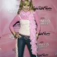 Ashley Tisdale arrasou com plumas e sobreposição na estreia de "O Diário da Princesa 2", em 2004