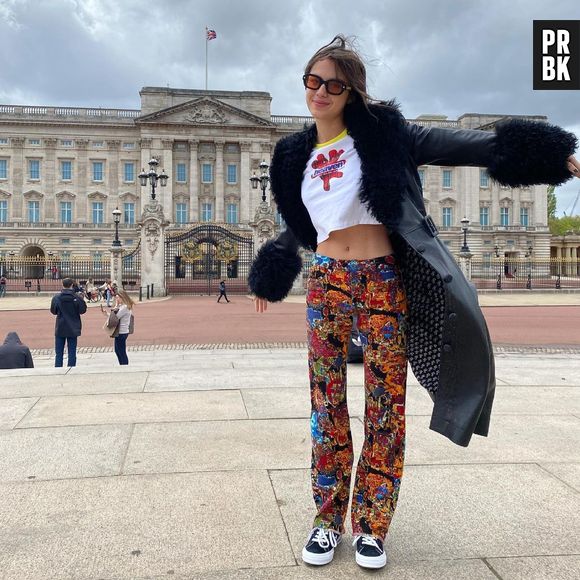 Olivia Rodrigo se inspira nas tendências dos anos 2000