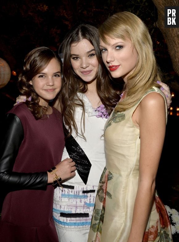 Bailee Madison, Hailee Steinfeld e Taylor Swift se divertem na première de "Romeu e Julieta"