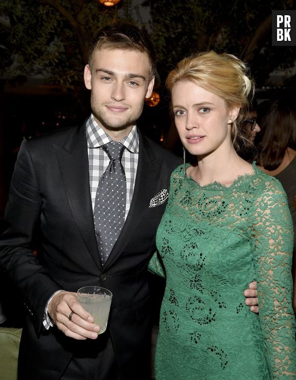 Douglas Booth e Nathalie Rapti Gomez na première de "Romeu e Julieta"